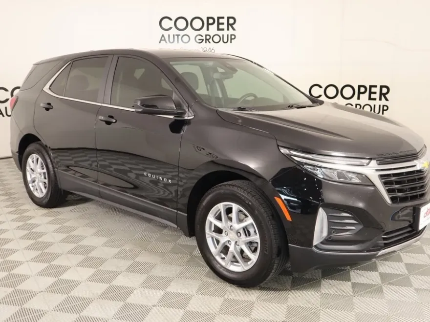 2024 Chevrolet Equinox LT photo 1