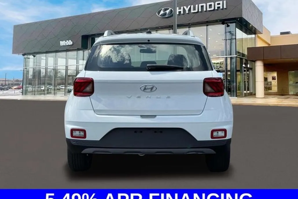 2025 Hyundai Venue SEL photo 1