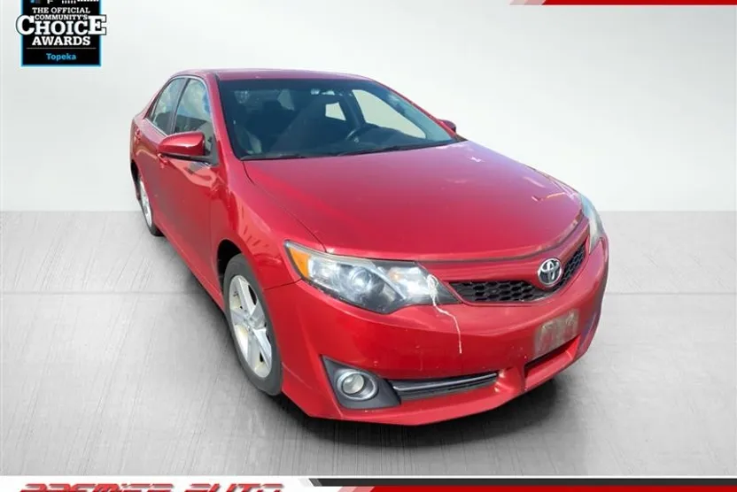2014 Toyota Camry SE photo 1