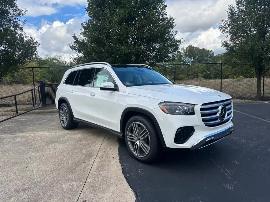 2026 Mercedes Benz GLS 450 4MATIC photo 1