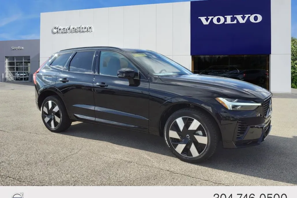 2024 Volvo XC60 Recharge Hybrid Plus photo 1