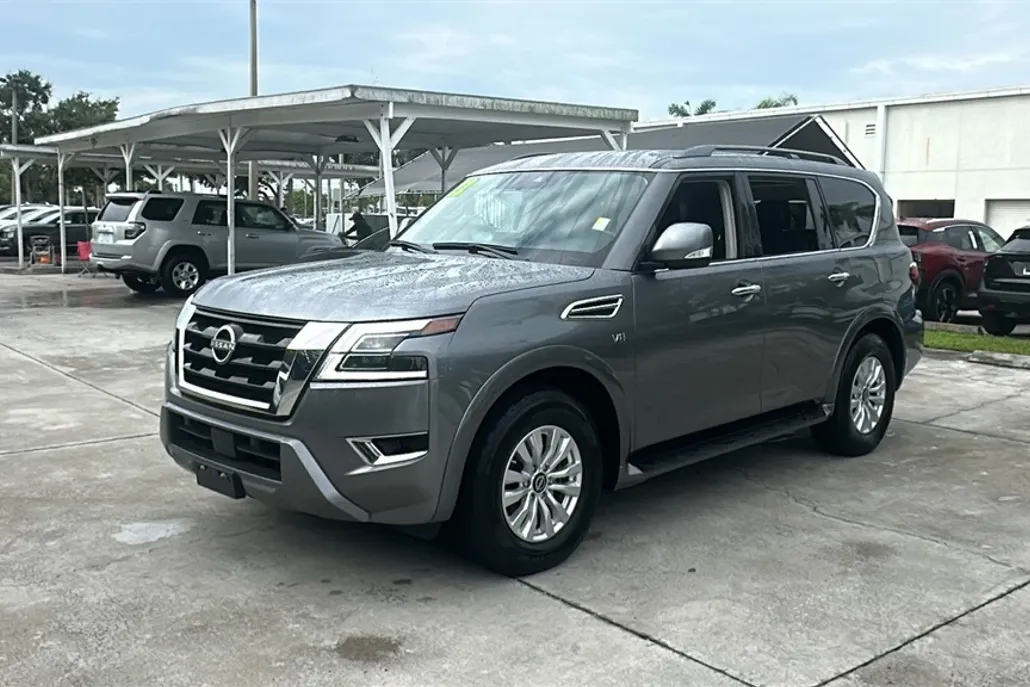 2022 Nissan Armada SV photo 1