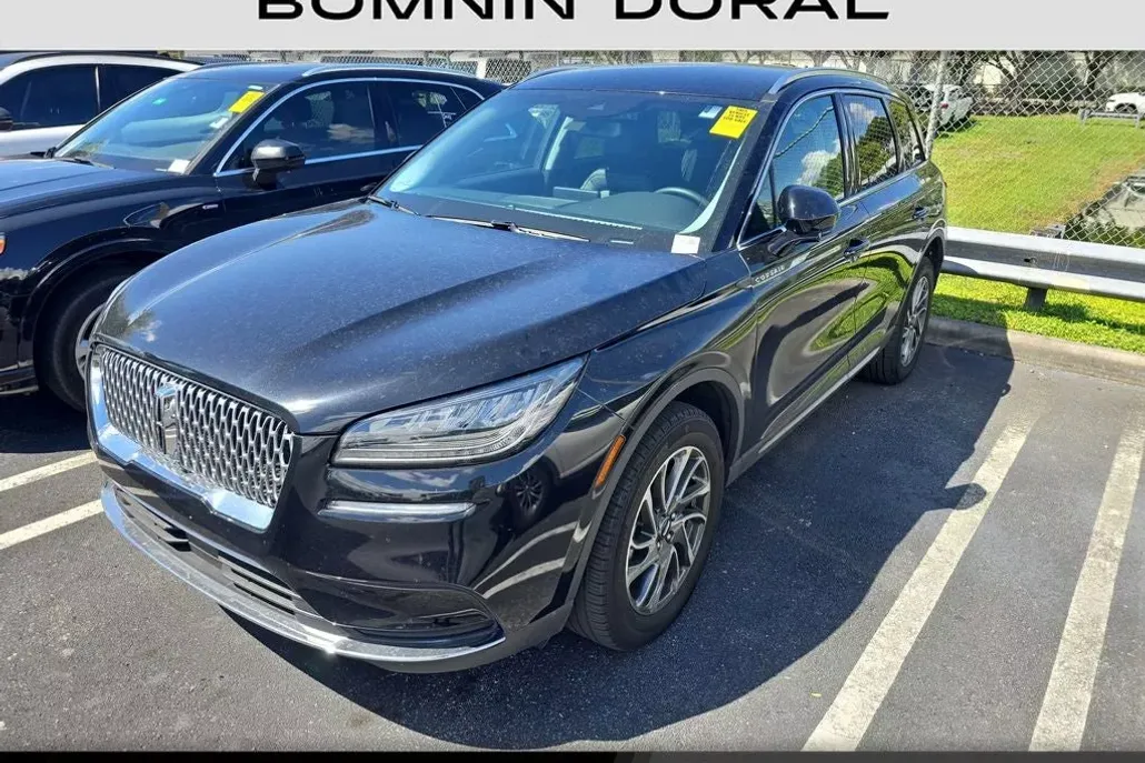 2022 Lincoln Corsair Standard photo 1