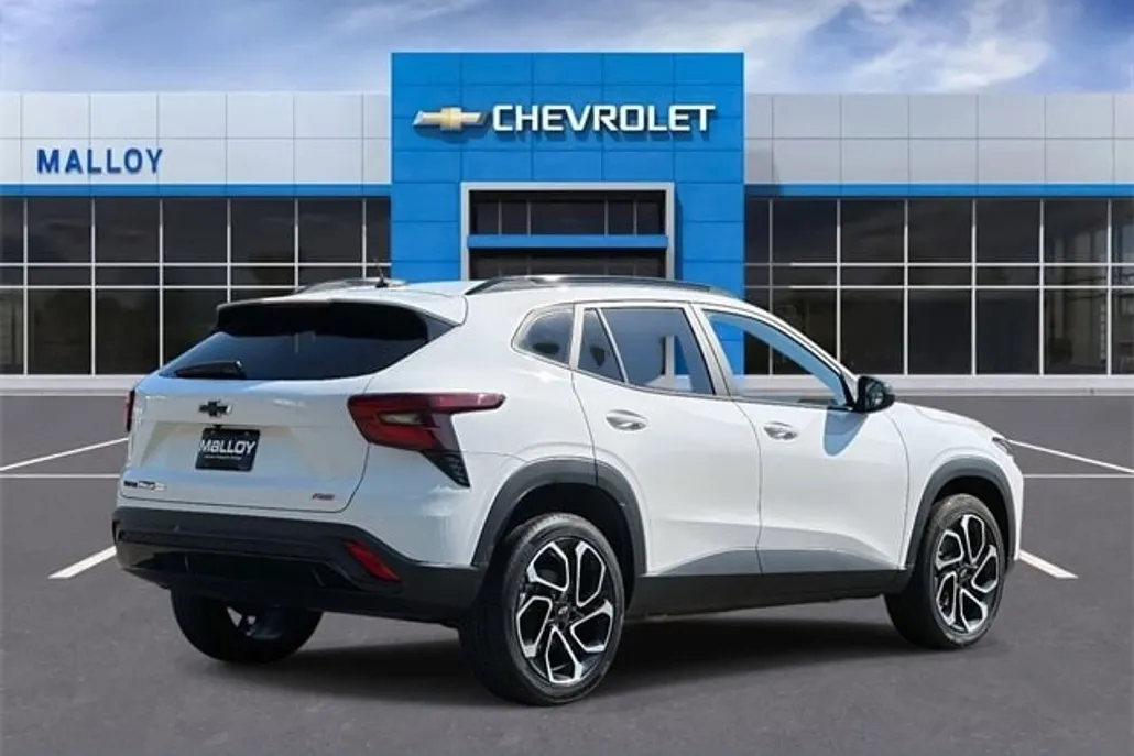 2024 Chevrolet Trax photo 1