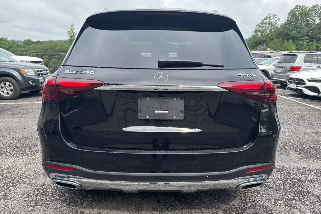 2025 Mercedes Benz GLE 350 4MATIC photo 1