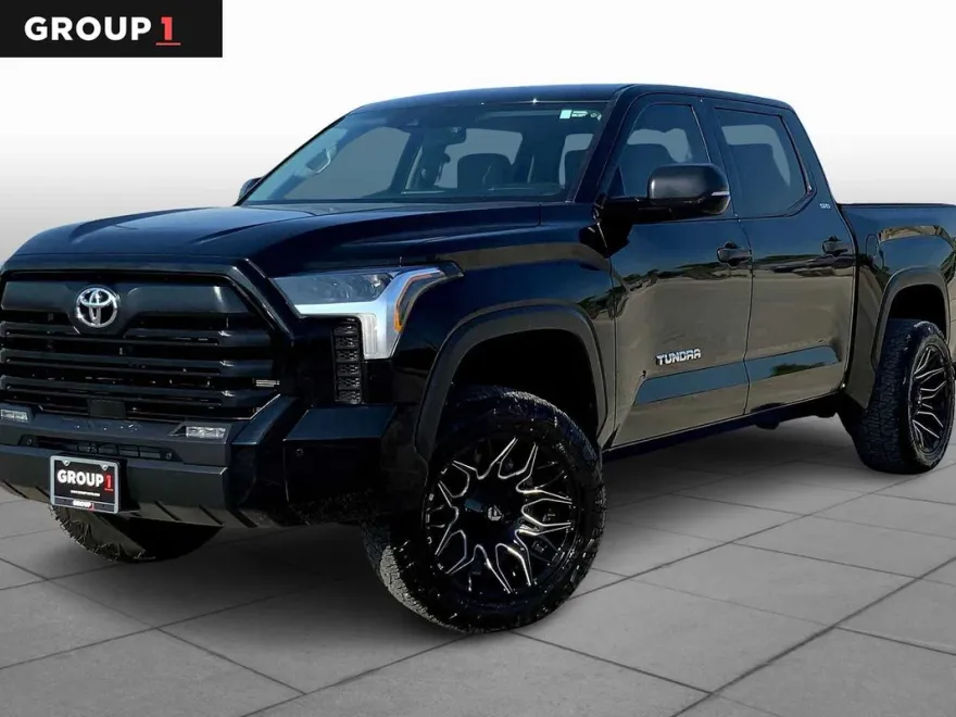 2024 Toyota Tundra SR5 photo 1