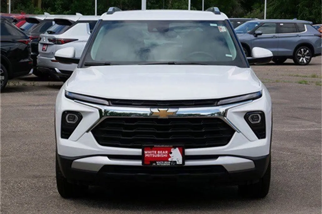 2024 Chevrolet Trailblazer LT photo 1