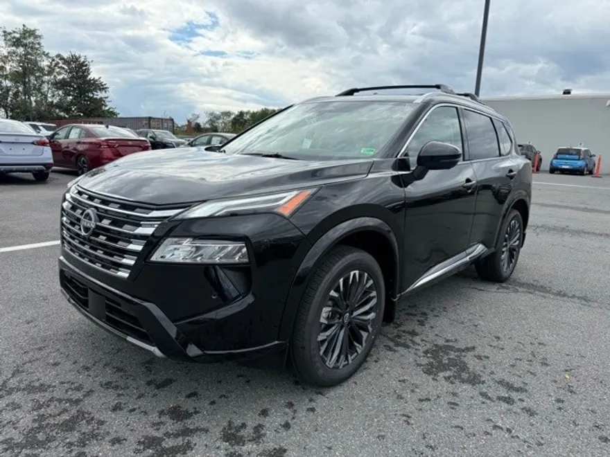 2026 Nissan Rogue Platinum photo 1