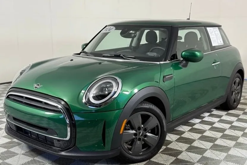 2024 Mini Cooper 2 Door Hardtop Signature photo 1