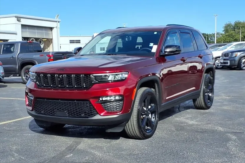 2023 Jeep Grand Cherokee Limited photo 1