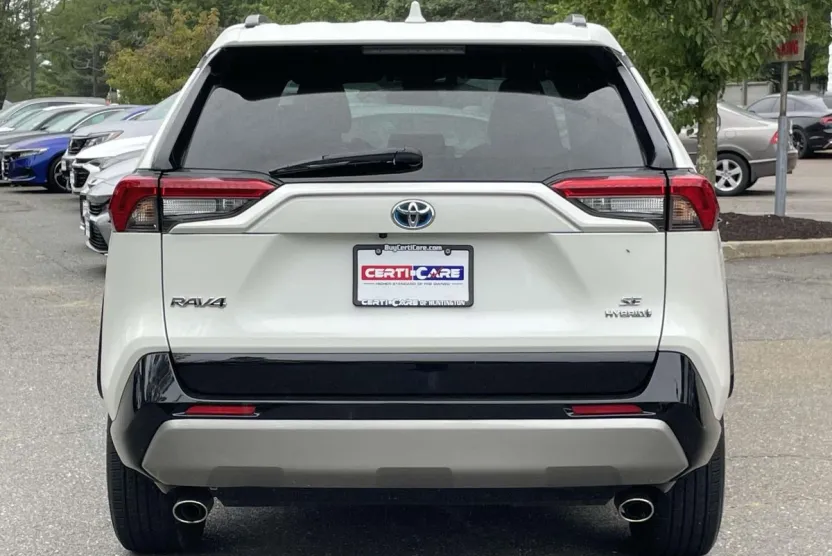 2022 Toyota RAV4 Hybrid SE photo 1
