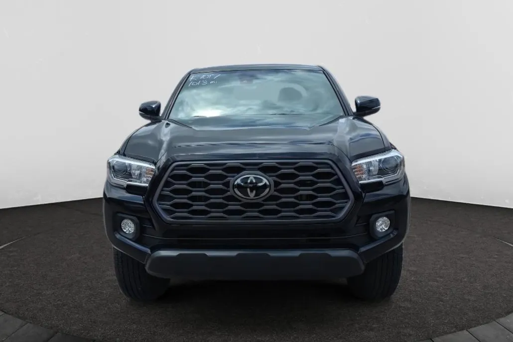 2022 Toyota Tacoma TRD V6 photo 1