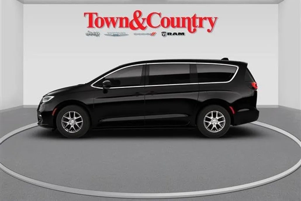 2026 Chrysler Pacifica photo 1