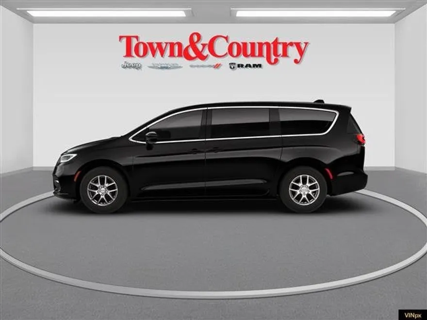 2026 Chrysler Pacifica photo 1