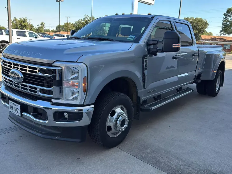 2024 Ford F-350 XLT photo 1