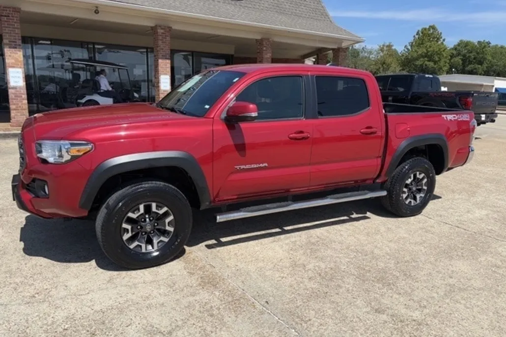 2022 Toyota Tacoma SR5 photo 1