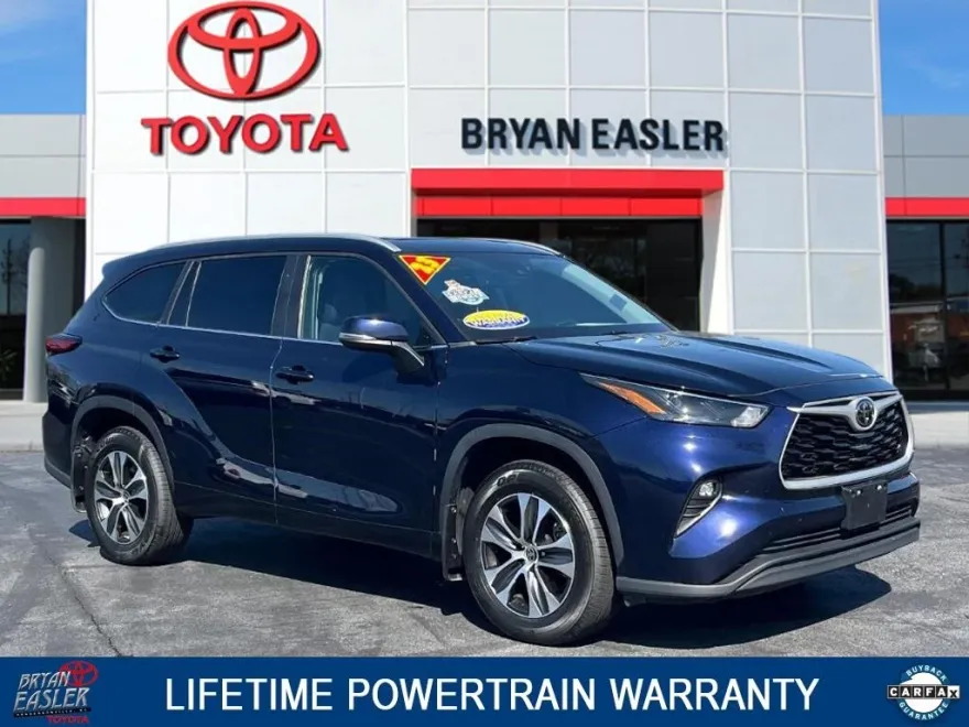 2023 Toyota Highlander L photo 1