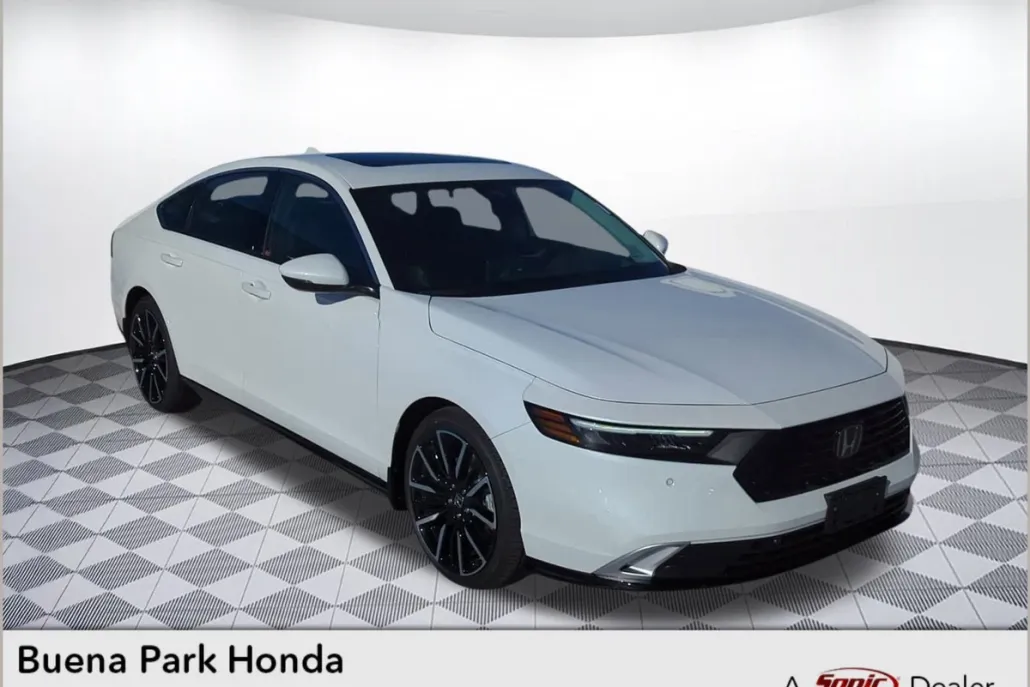 2025 Honda Accord Hybrid Touring photo 1