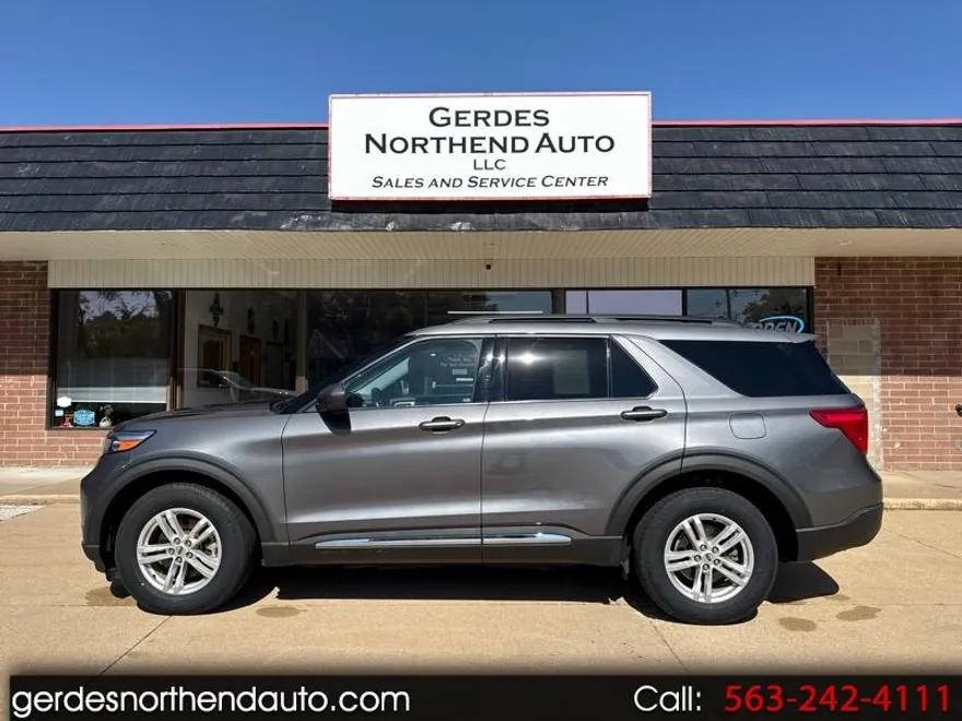 2022 Ford Explorer XLT photo 1