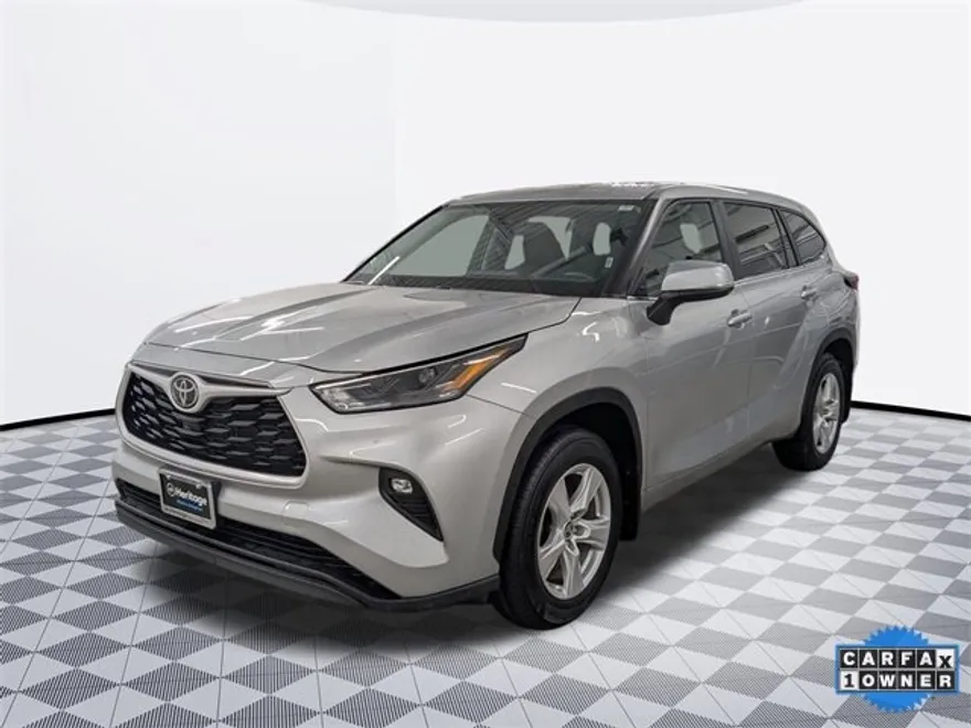 2024 Toyota Highlander LE Sport photo 1