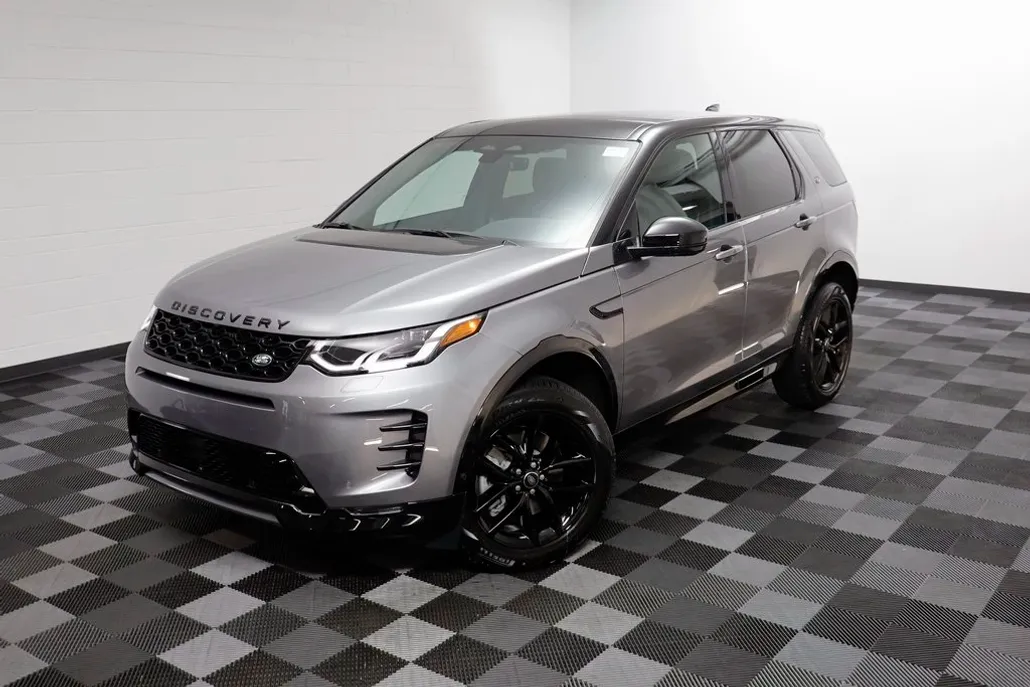2025 Land Rover Discovery Sport SE photo 1