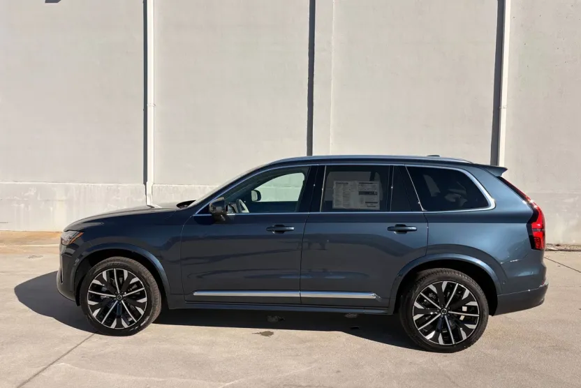 2026 Volvo XC90 photo 1