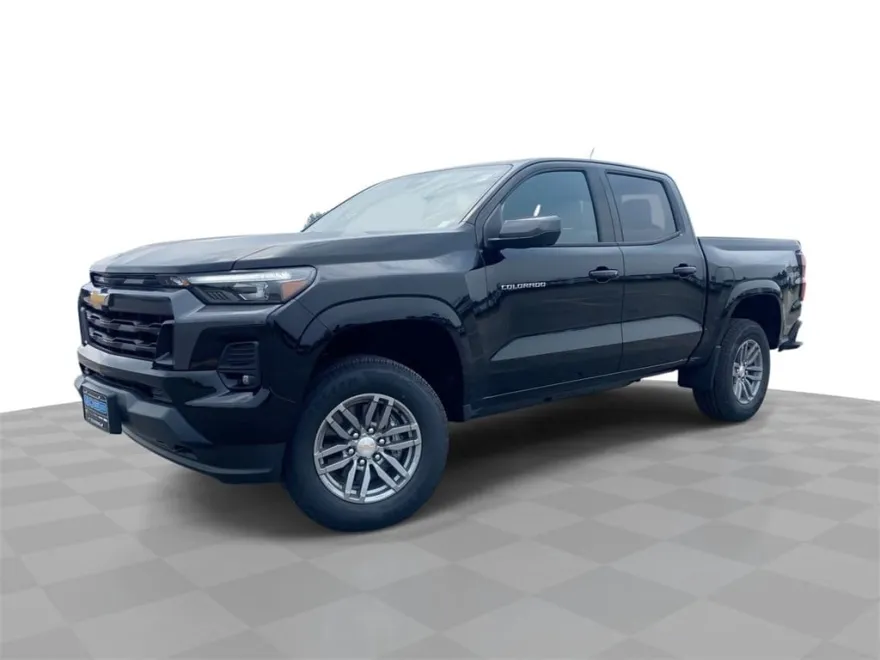 2025 Chevrolet Colorado Work Truck LT photo 1