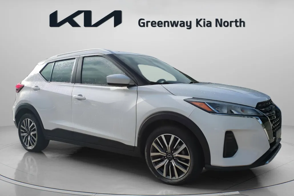 2024 Nissan Kicks SV photo 1