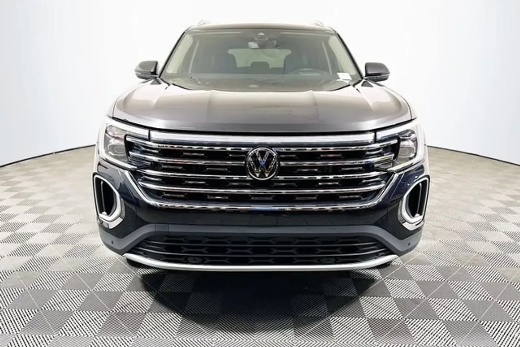2024 Volkswagen Atlas SEL photo 1