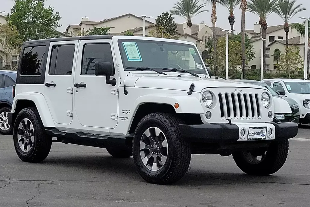 2016 Jeep Wrangler Sahara photo 1