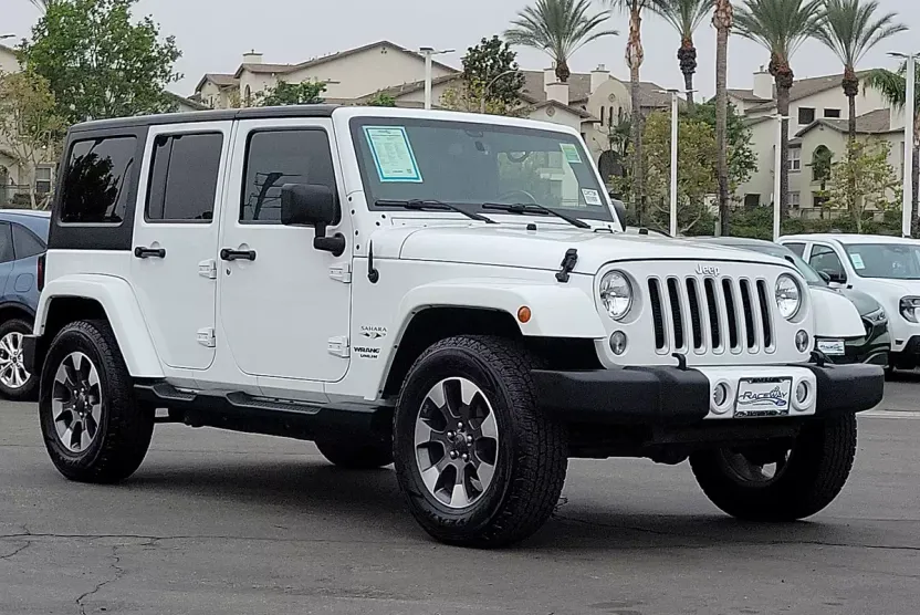 2016 Jeep Wrangler Sahara photo 1
