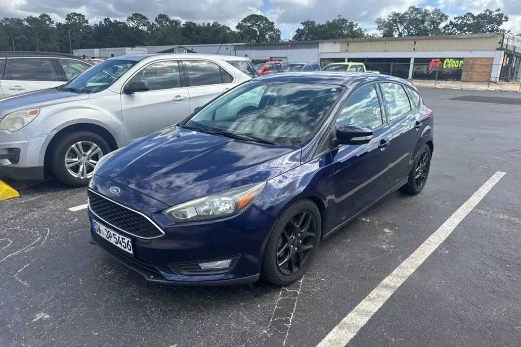 2016 Ford Focus SE photo 1