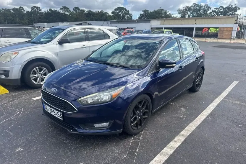 2016 Ford Focus SE photo 1