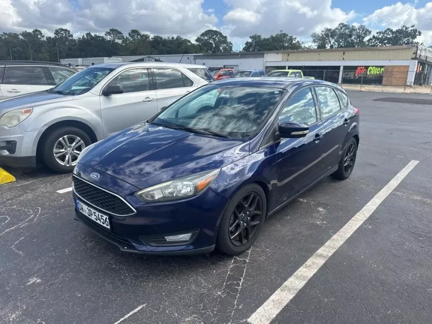 2016 Ford Focus SE photo 1