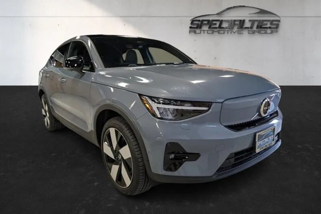 2023 Volvo C40 Recharge Ultimate photo 1