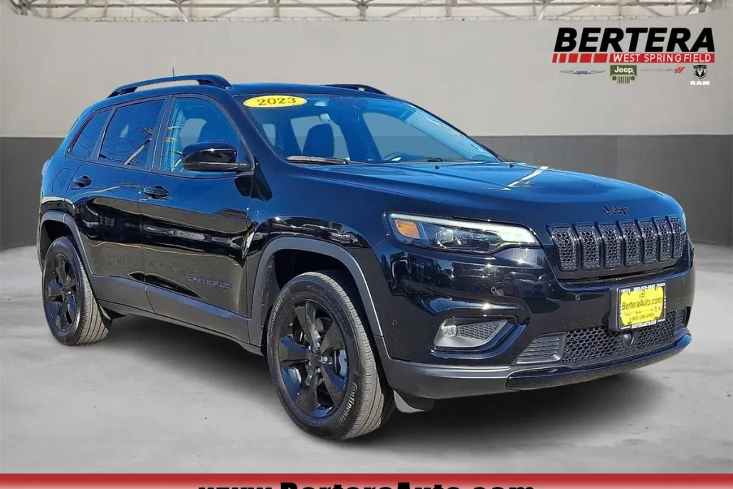 2023 Jeep Cherokee Altitude Lux photo 1