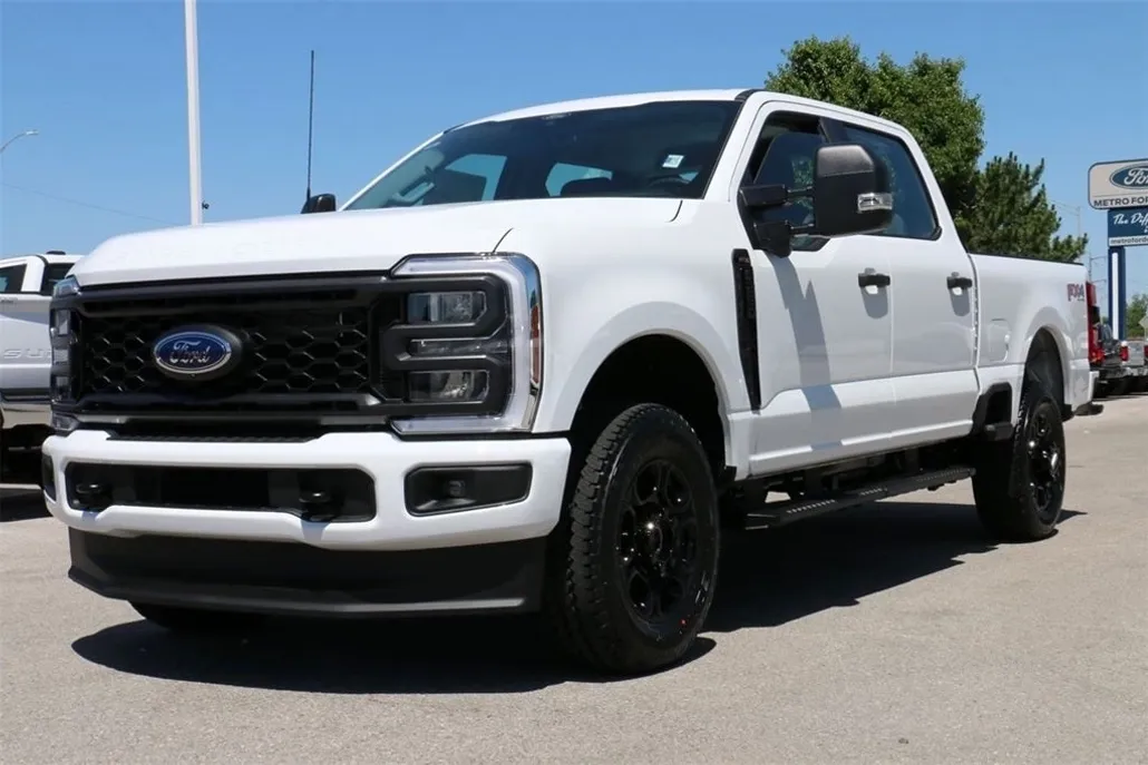 2025 Ford F-250 XL photo 1