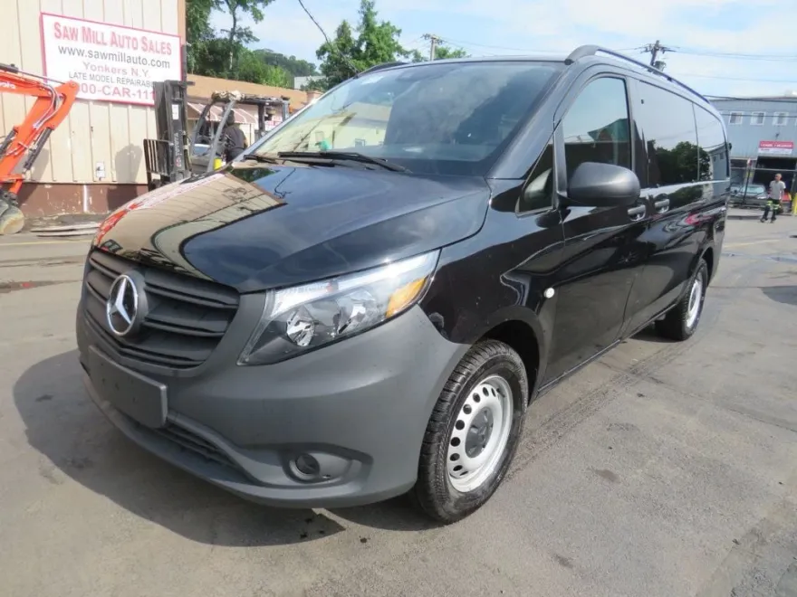 2023 Mercedes Benz Metris Passenger Van photo 1