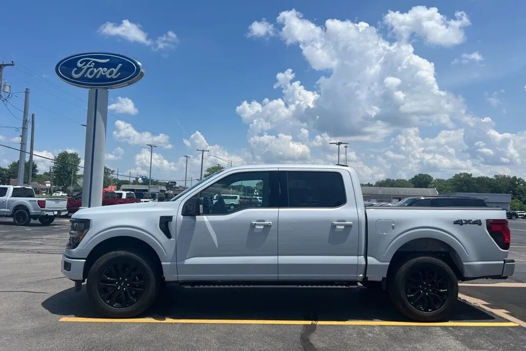2025 Ford F-150 XLT photo 1