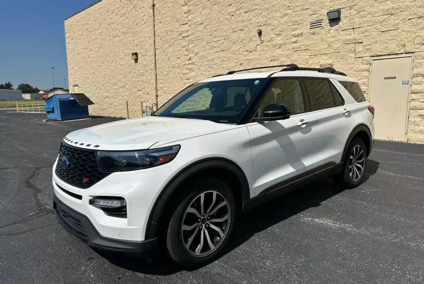2020 Ford Explorer ST photo 1