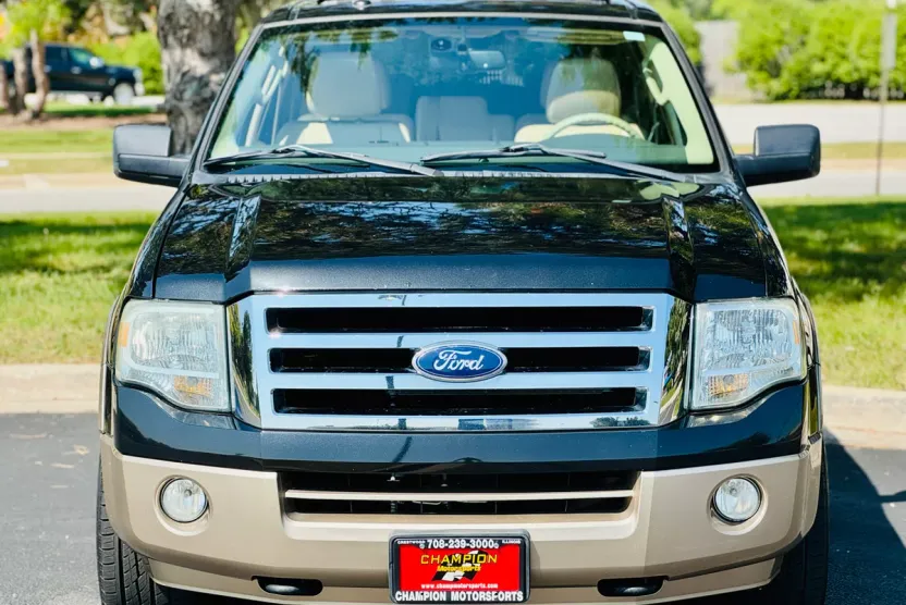2011 Ford Expedition XLT photo 1