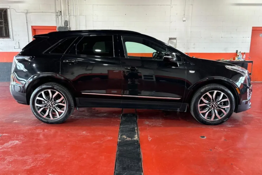 2021 Cadillac XT5 Sport photo 1