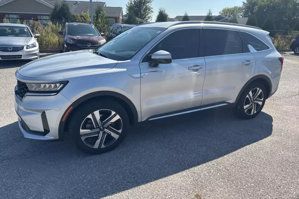 2023 Kia Sorento Hybrid EX photo 1
