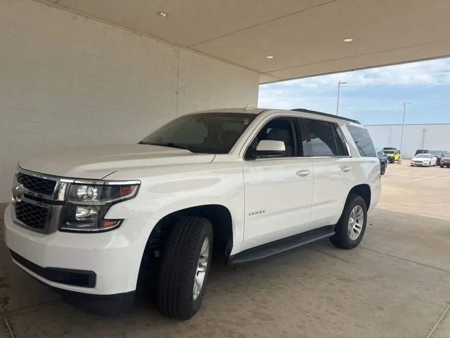 2017 Chevrolet Tahoe LS photo 1