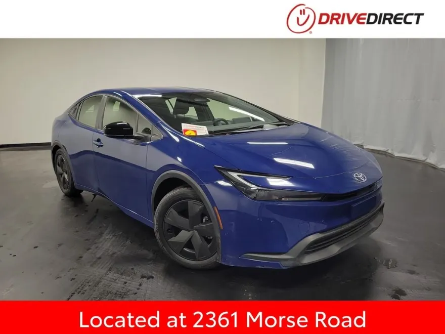2023 Toyota Prius LE photo 1