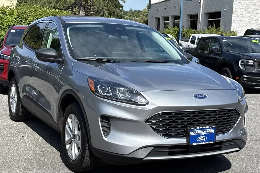 2022 Ford Escape SE photo 1