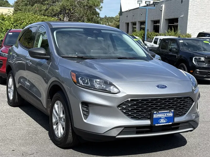2022 Ford Escape SE photo 1