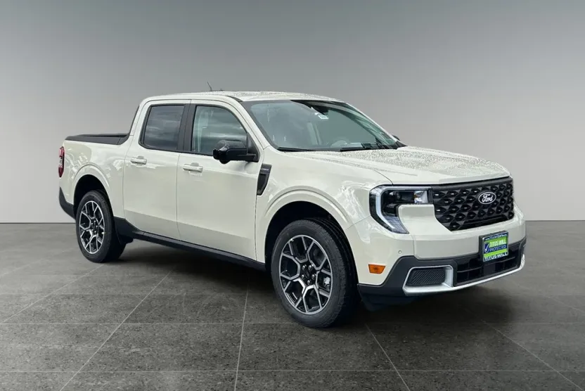 2025 Ford Maverick Lariat photo 1