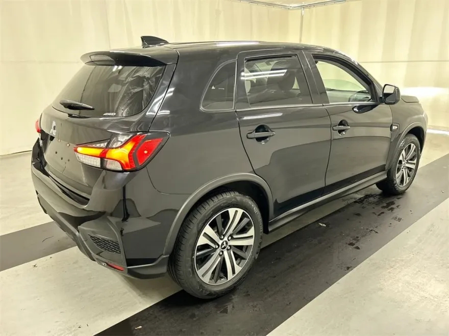 2021 Mitsubishi Outlander Sport ES photo 1