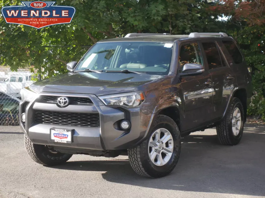 2016 Toyota 4Runner SR5 Premium photo 1